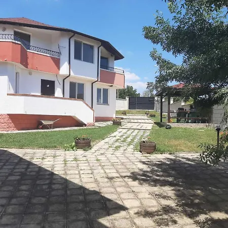 Villa Encantada *